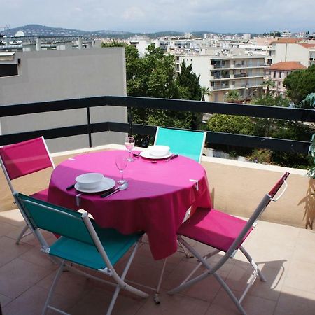 Le Montana Apartment ฌวง-เลส์-แป็งส์ ภายนอก รูปภาพ