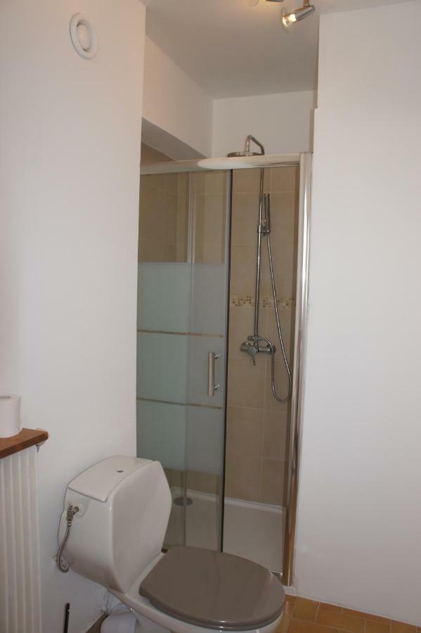 Le Montana Apartment ฌวง-เลส์-แป็งส์ ภายนอก รูปภาพ